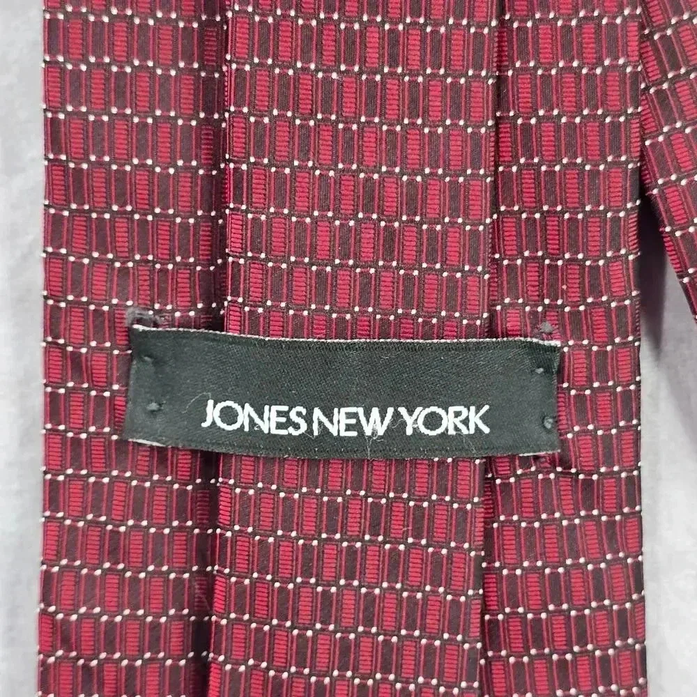 Jones‎ New York Red Blue White Geometric Dots 100% Silk Men's Neck Tie NWOT